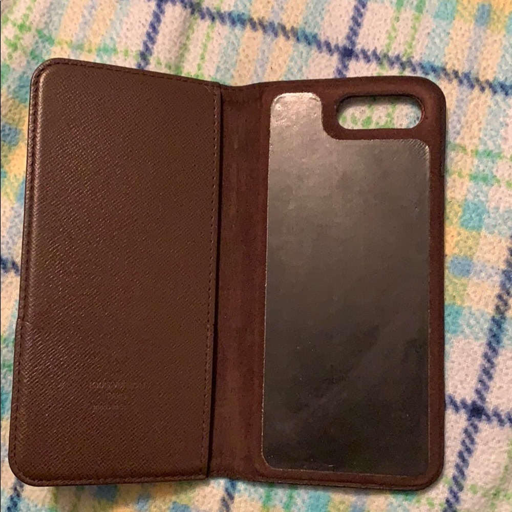 Louis Vuitton IPhone 7 Plus case - Picture 2 of 6